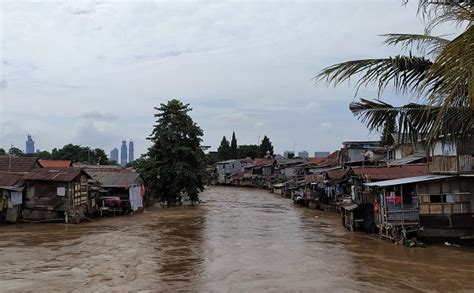 Peringatan Dini Jakarta Siaga Banjir Bandang Hari Hingga Januari