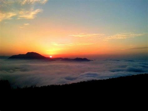 Atardecer en la montaña Foto de Aia Calendario de Gipuzkoa