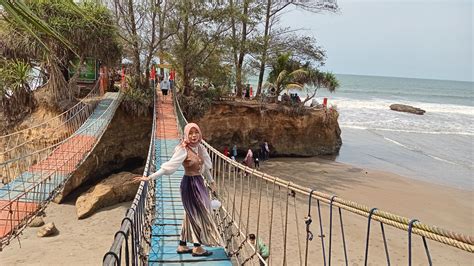 17 Menit Dari Kota Bengkulu Objek Wisata Pantai Sungai Suci Bayar