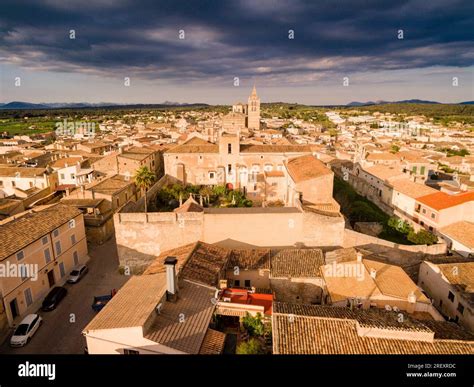 Iglesia Parroquial Gotica De Santa Mar A De Sineu Y Palacio De Los