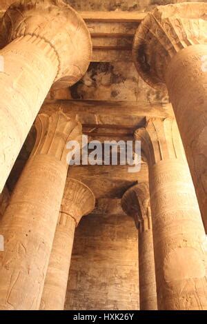 Edfu Tempel Des Horus In Edfu Stadt Am Nil Stockfotografie Alamy