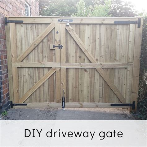 Diy Driveway Gate Diy Driveway Driveway Gate Wooden Gates Driveway