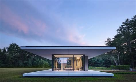 Minimalist Glass House In Berkshires Ma E Architect