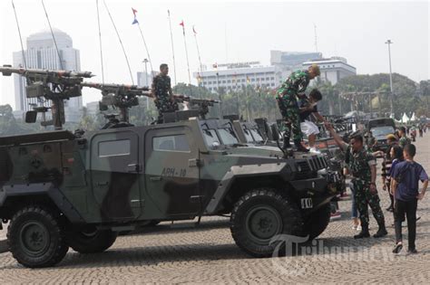 Pameran Alutsista Jelang Peringatan Hut Ke Tni Foto