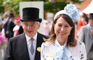 Kate Middleton Ses Parents Font Une Apparition Remarqu E Au Royal