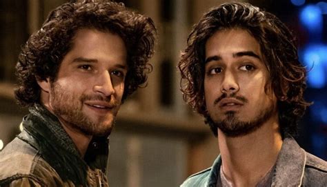 Tyler Posey Fa Sesso Con Avan Jogia La Scena HOT In Now Apocalypse