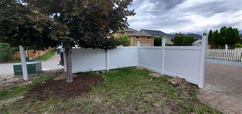 Okanagan Vinyl Fencing Retaining Walls Offers Vinyl Fence Repairs In