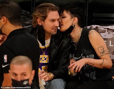 Halsey And Boyfriend Alev Aydin Sit Courtside At Staples Center To