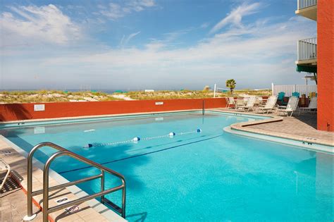 Island Inn Beach Resort AMENITIES