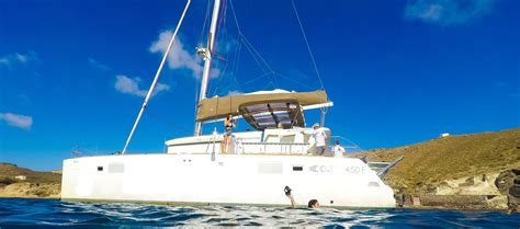 Santorini Catamaran – Tour of Catamaran sailing on Santorini