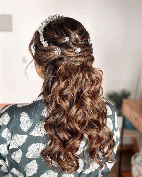 Quince Hairstyles With Crown Nehlanatinal