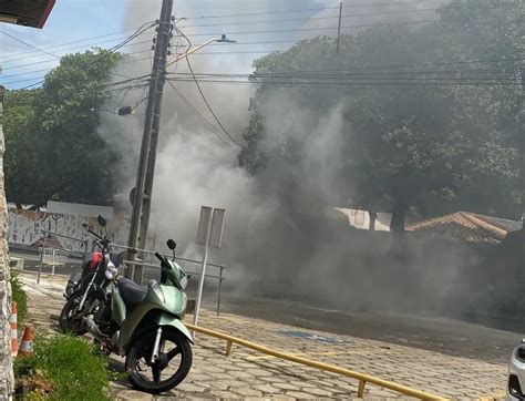 Curto Circuito Causa Princ Pio De Inc Ndio Em Restaurante Na Zona Leste