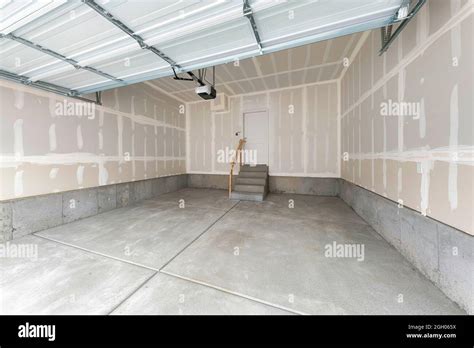 Unfinished Garage Hi Res Stock Photography And Images Alamy