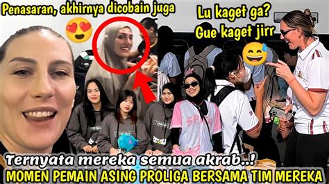 Penasaran Akhirnya Dipake Juga Mukenanya Haha Momen Pemain Asing