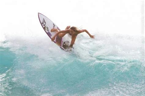 Tia Blanco Surfer | White Gold