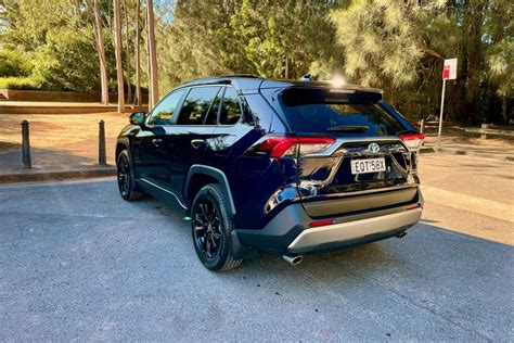 2022 Toyota RAV4 Cruiser Hybrid Car Review