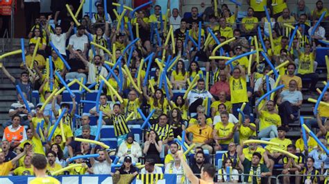 Final serisi uzadı Anadolu Efes deplasmanda Fenerbahçe Beko yu 82 81