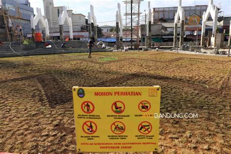 FOTO Proyek Revitalisasi Alun Alun Cimahi Ditargerkan Selesai Akhir