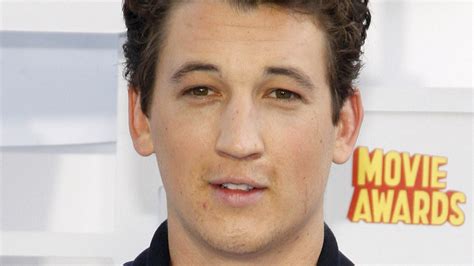 Miles Teller Dances To Hold Music In Bud Lights New Super Bowl 2023 Ad