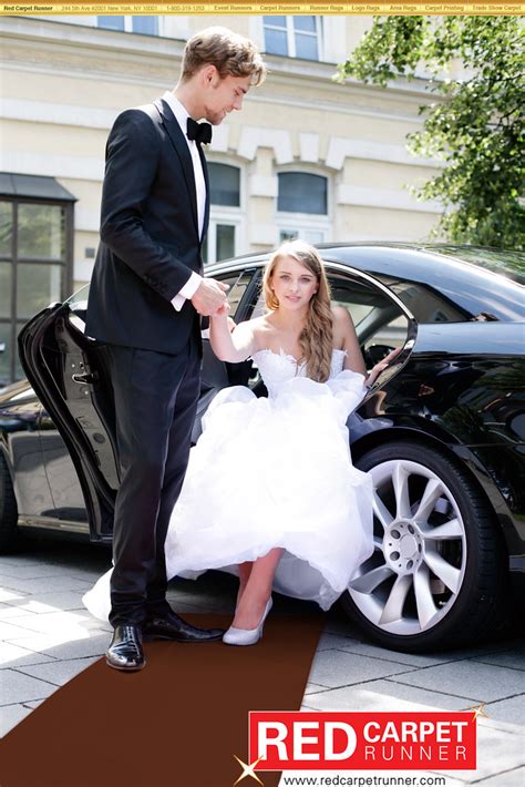 Arriving Bride Stepping Brown Carpet Redcarpetrunner C Flickr