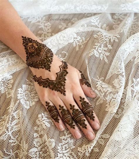 Tasmim Blog Simple And Beautiful Mehndi Design For Back Hand