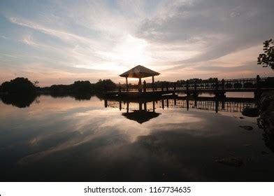 Beautiful Sunset Putrajaya Wetland Park Malaysia Stock Photo 405617158 ...