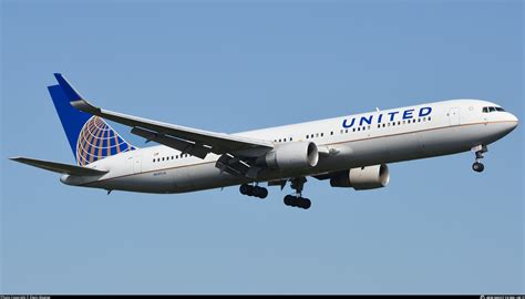 N Ua United Airlines Boeing Cber Wl Photo By Elwin Wagner Id