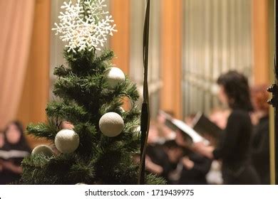 1,589 Christmas Choir Singers Images, Stock Photos & Vectors | Shutterstock