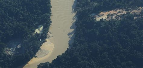 Base federal em terra Yanomami é atacada por garimpeiros