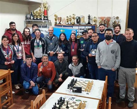 Notícia Torneio de Xadrez Raiz reuniu uma galera das antigas que