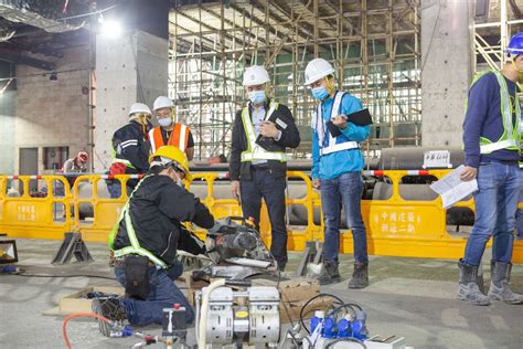 勞工局今年首6個月協助近440名建築工友成功配對 澳門特別行政區政府入口網站