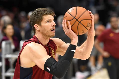 Milwaukee Bucks should explore Kyle Korver trade possibilities