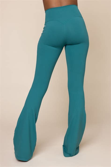 Crisscross Hourglass® Flared Leggings With Pockets Emerald Popflex®