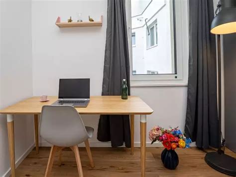 Zimmer Zu Vermieten In Wohnung Mit Schlafzimmern In Berlin