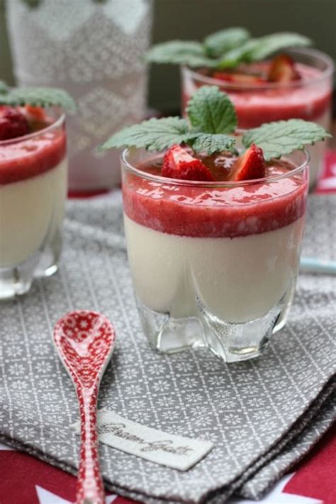 Holunderbl Ten Panna Cotta Mit Erdbeerspiegel Sasibella Dessert