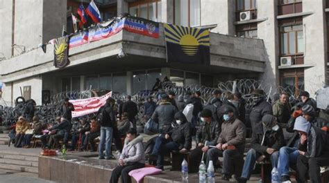 Donetsk Manifestantes Proclaman La Independencia La Zona En Ucrania