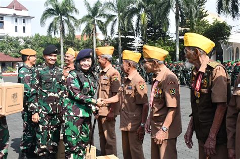 Komandan Lanal Bandung Hadiri Upacara Penyerahan Simbol Yudha Wastu