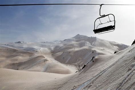 Pyrénées comment le sable du Sahara fait fondre plus vite la neige