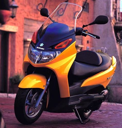 SUZUKI Burgman UH 125 Datos técnicos de la scooters Motos de