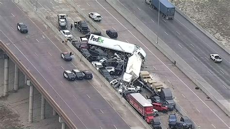 At Least 5 Killed In Crash On Icy Texas Interstate