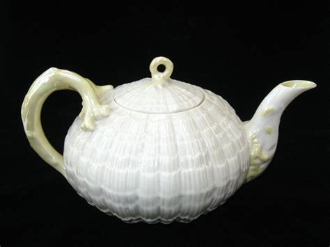 Belleek Irish Porcelain Tridacna Teapot 6th Mark 3rd Green