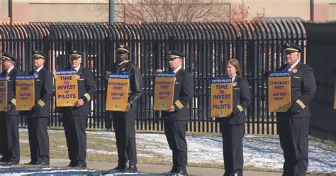 United Airlines Pilots United In Demanding Fair Contracts Picket In