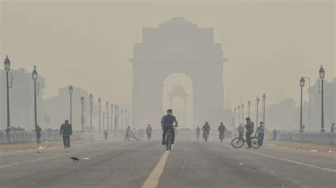 Delhi Pollution Air Quality Deteriorates Further Remains In Poor Category For Third Day