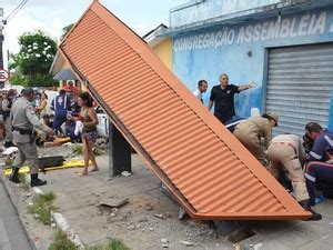 G Carro Invade Parada De Nibus E Atropela Pedestres Em Jo O Pessoa