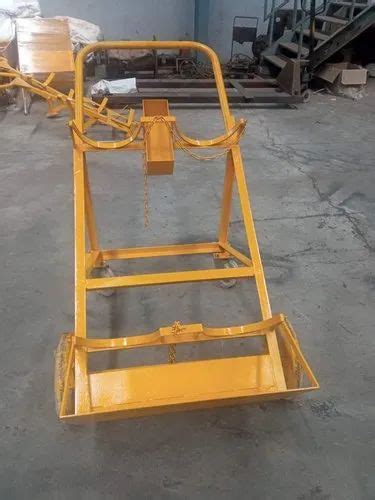 Mild Steel Ms Double Gas Cylinder Trolley For Industrial Model Name