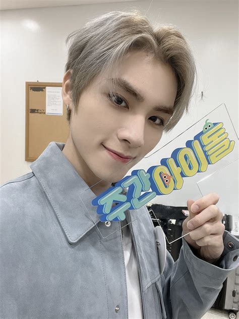 Xiaojun Pics On Twitter Xiaojun Weekly Idol Update