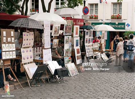 Montmartre Artists Photos and Premium High Res Pictures - Getty Images