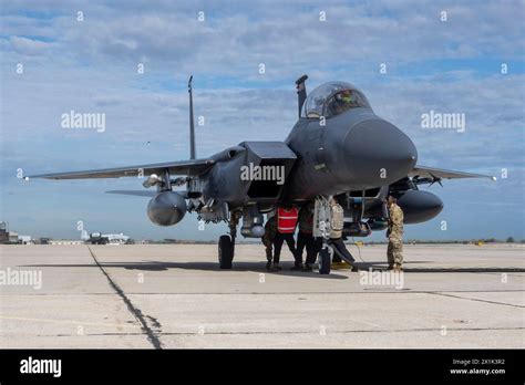 U S Air Force Airmen Assigned To The Th Fighter Wing Perform A Hot Pit On An F E Strike