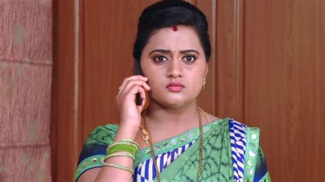 Watch Kumkuma Puvvu Full Episode 465 Online in HD on Hotstar US