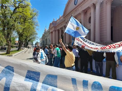 Tras acuerdo salarial Policía retirados levantaron el acampe en plaza